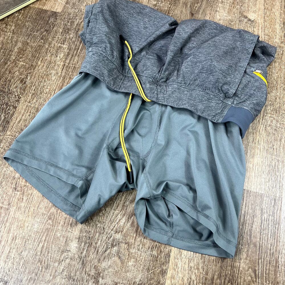 Lululemon T.H.E. Short 8" Heathered Gray Yellow Pocket Lining - Picture 4 of 7